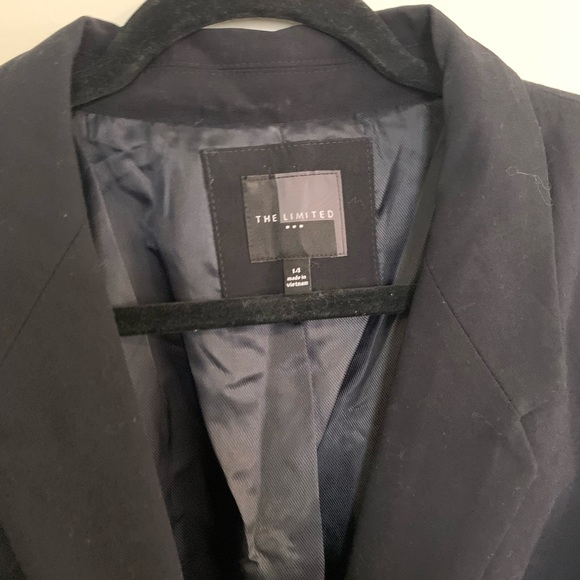 The limited black blazer - Picture 2 of 2